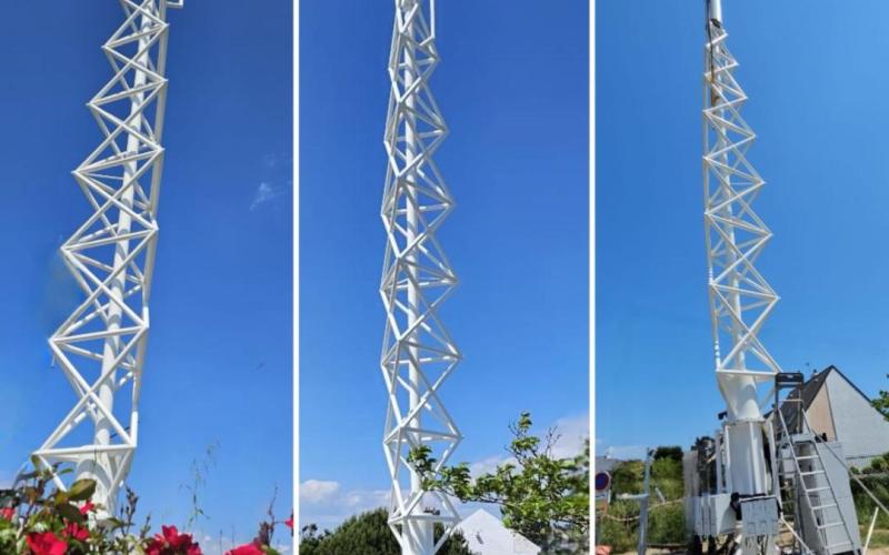 Designmast van 15 meter voor Bouygues Telecom in Sint Pierre Quiberon
