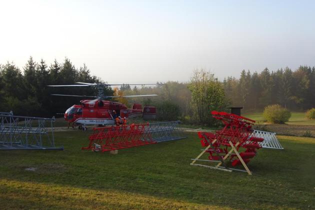 Helikopter montage van een Vakwerkmast